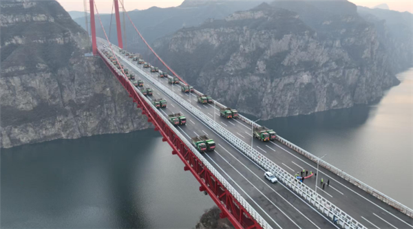 黄河三峡大桥完成荷载试验 两岸通行时间2小时将变20分钟 黄河三峡大桥完成荷载试验 两岸通行时间2小时将变20分钟