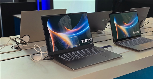 微星展示全球首批Panther Lake笔记本：记者上手连连惊呼