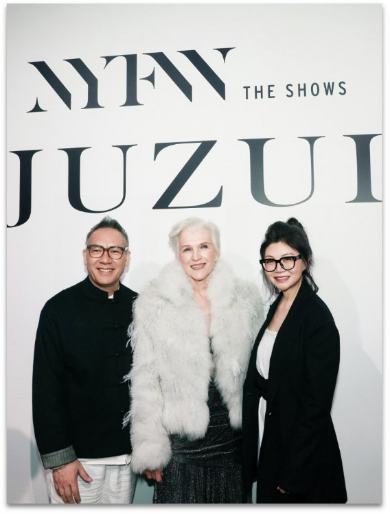 蛇年初十,玖姿JUZUI创意总监王陶Taoray Wang25秋冬绚烂创意掀起纽约时装周“新中式浪潮” 蛇年初十,玖姿JUZUI创意总监王陶Taoray Wang25秋冬绚烂创意掀起纽约时装周“新中式浪潮”