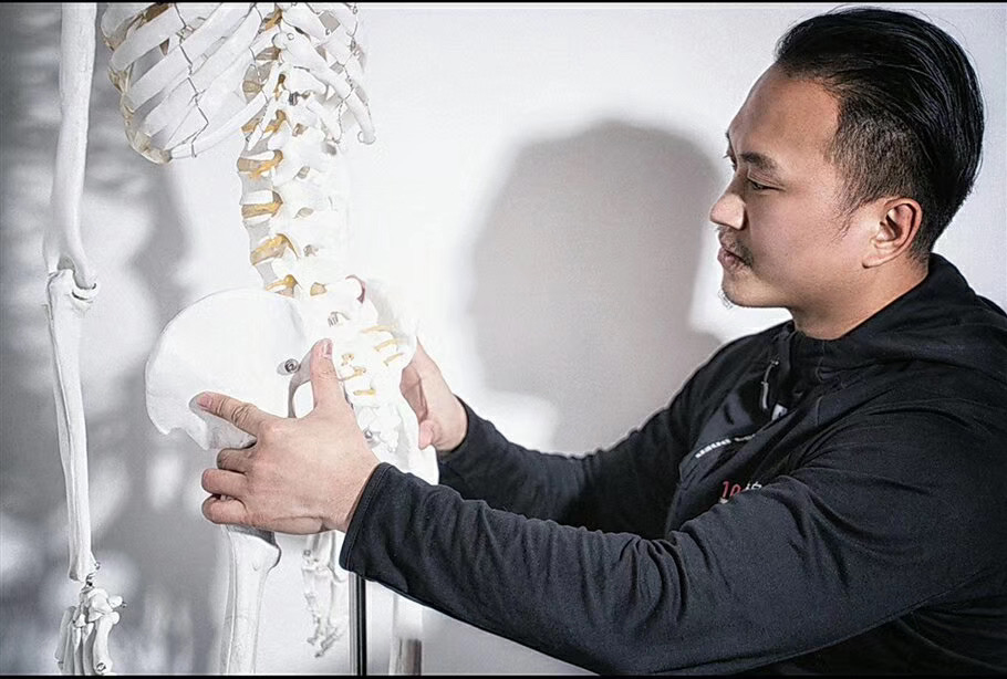 钟友明:真正的美在于骨架平衡