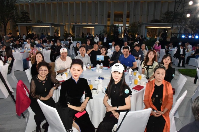 2025中秋雅集圆满举办,万茗堂美酒润雅集文创实力铸就文化盛宴(图12) 2025中秋雅集圆满举办,万茗堂美酒润雅集文创实力铸就文化盛宴(图12)