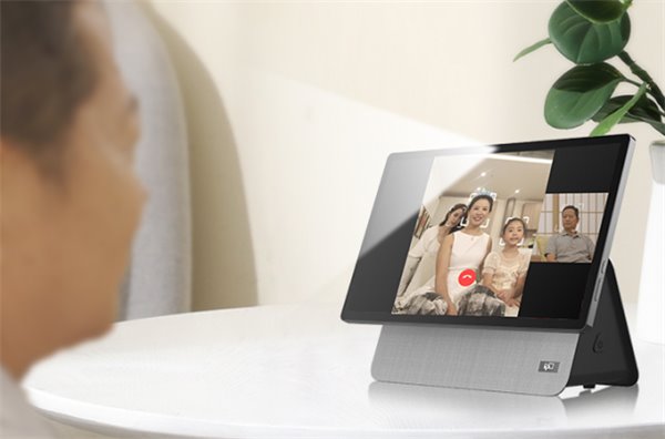 新品亮相 2023 智博会，康冠科技旗下 FPD 智显屏展示温情科技(图6)