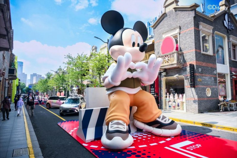 携手迪士尼中国灵动出“奇”,smart米奇限定艺术车魔都首秀(图7) 携手迪士尼中国灵动出“奇”,smart米奇限定艺术车魔都首秀(图7)