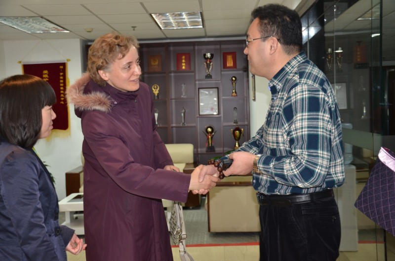 伊康集团董事长出席大健康活动共话产业合作(图1) 伊康集团董事长出席大健康活动共话产业合作(图1)