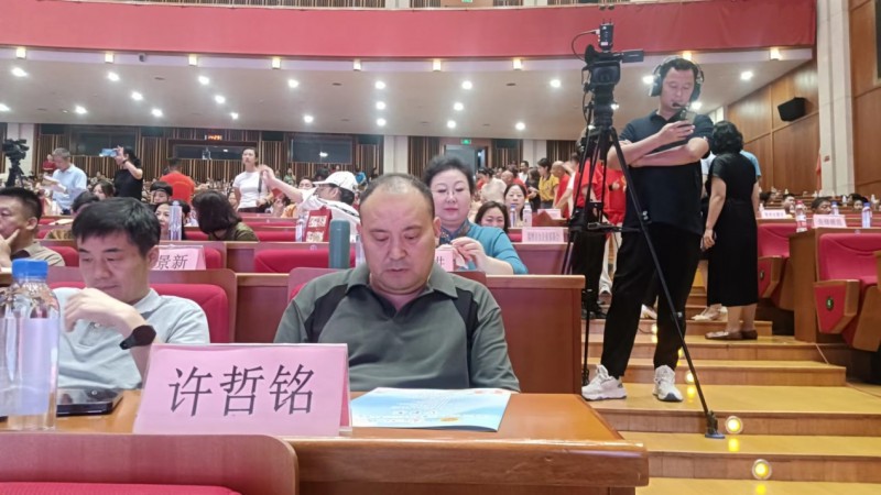 伊康集团董事长许哲铭出席 淄博市爱心姥姥儿童帮扶中心公益活动(图1) 伊康集团董事长许哲铭出席 淄博市爱心姥姥儿童帮扶中心公益活动(图1)