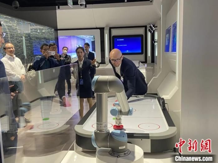 “投资中国就是选择未来”!外国驻港总领事这样说…… “投资中国就是选择未来”!外国驻港总领事这样说……